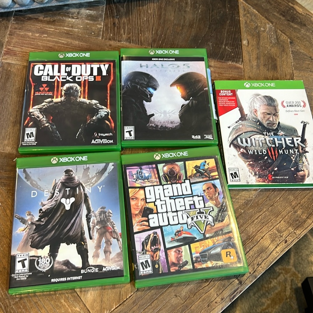 XboxOne call of duty black ops 3,Destiny,halo 5,Grand theft auto 5, the Watcher